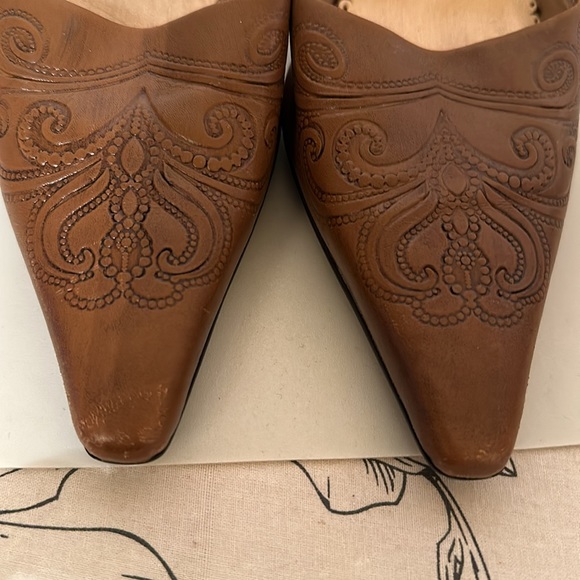 Shoes - Picture 2 of 6